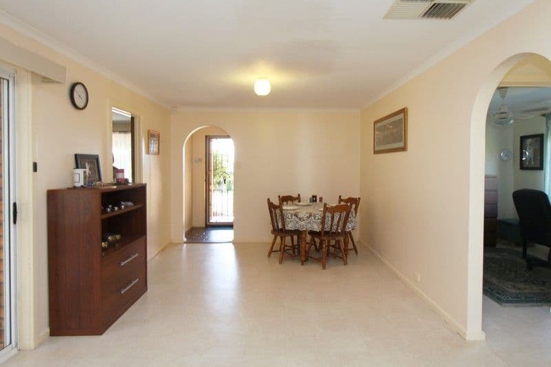 18 Lisbon Road, CRAIGMORE SA 5114, Craigmore - Thumbnail 5