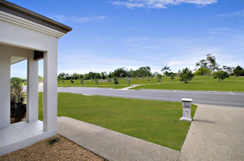 42 Lady Musgrave Circuit, BURDELL QLD 4818, Burdell - Thumbnail 3
