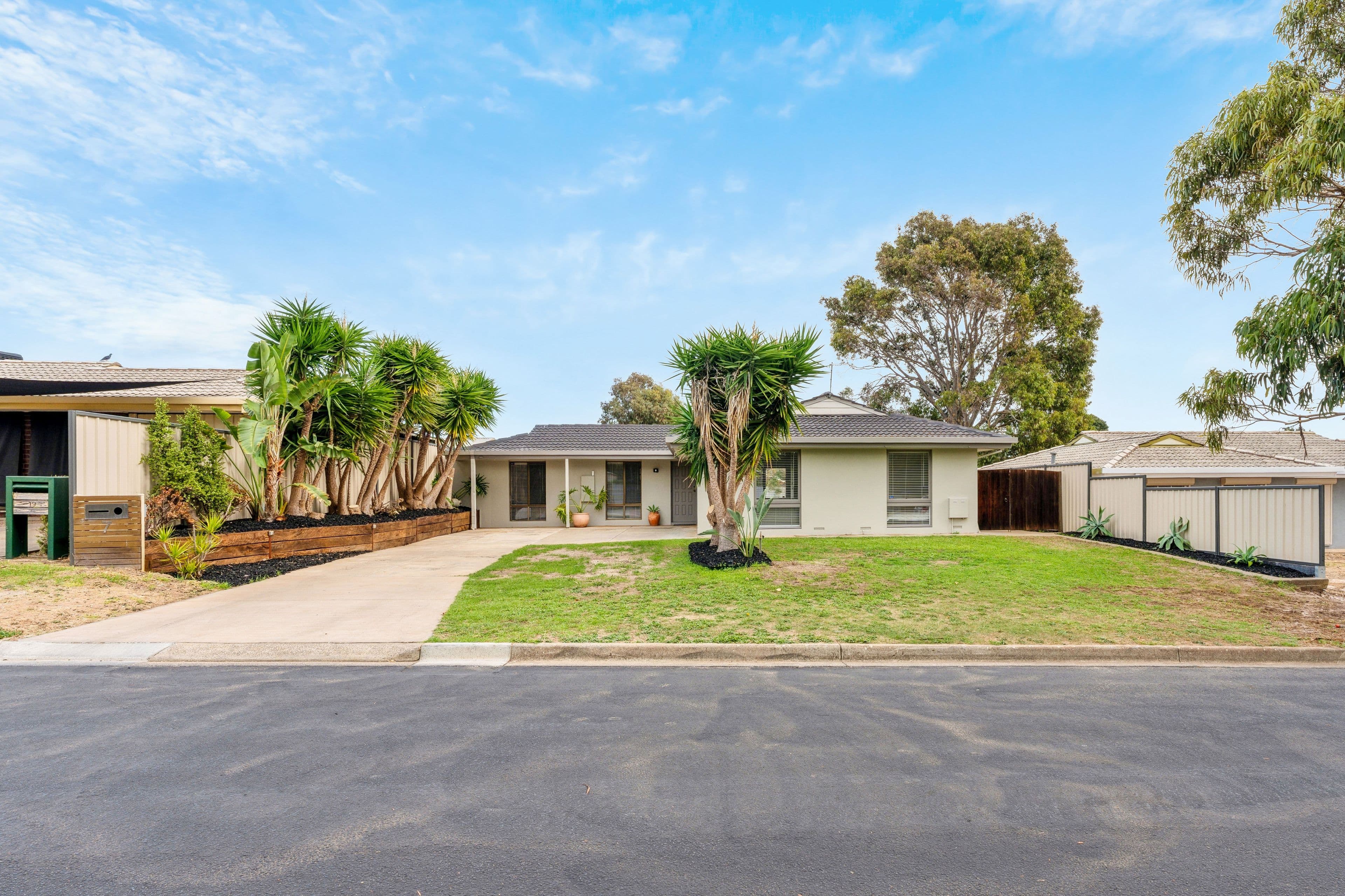 7 Thomas Crescent, Reynella SA 5161, Reynella - Image 1