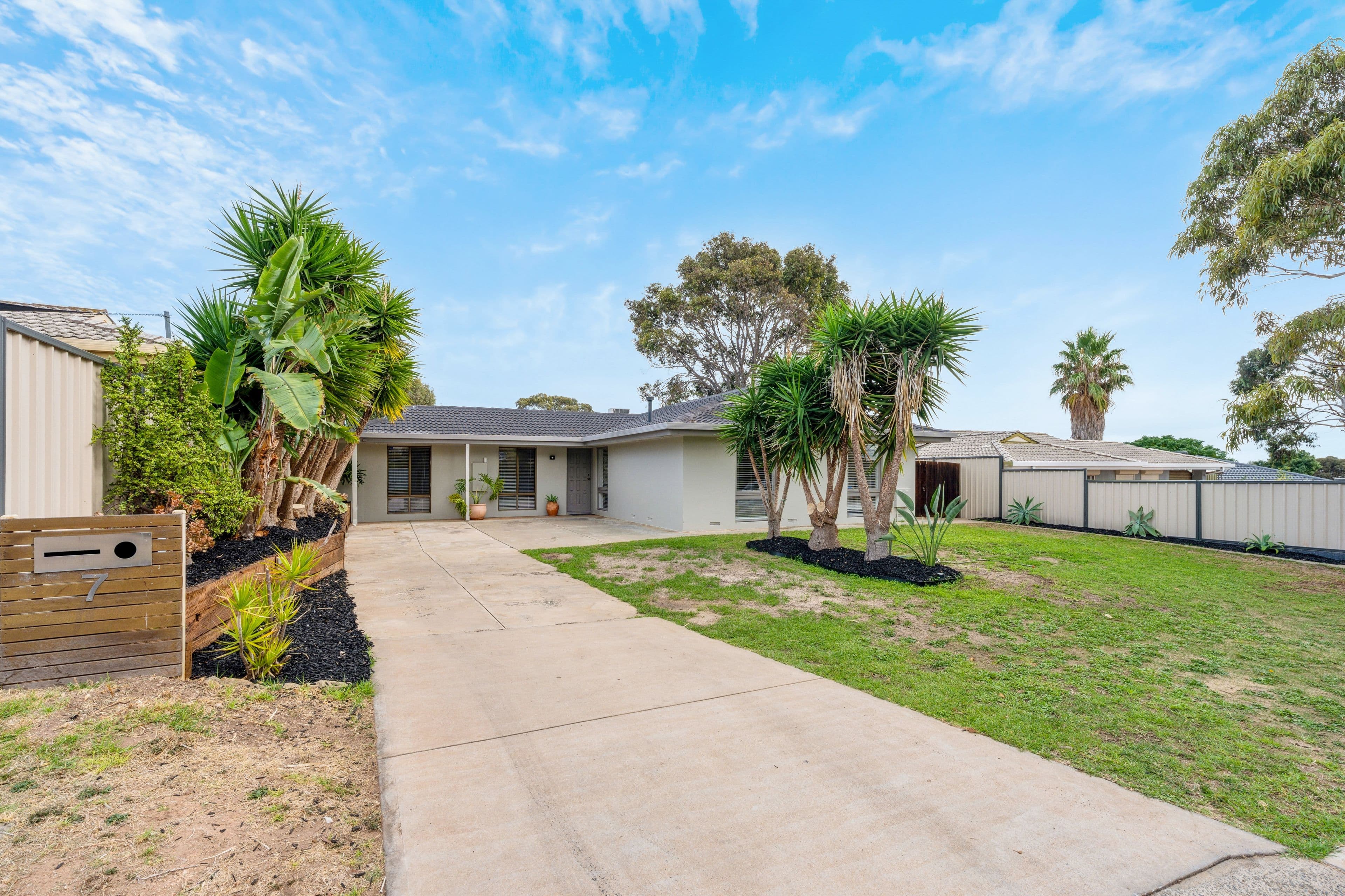 7 Thomas Crescent, Reynella SA 5161, Reynella - Thumbnail 2