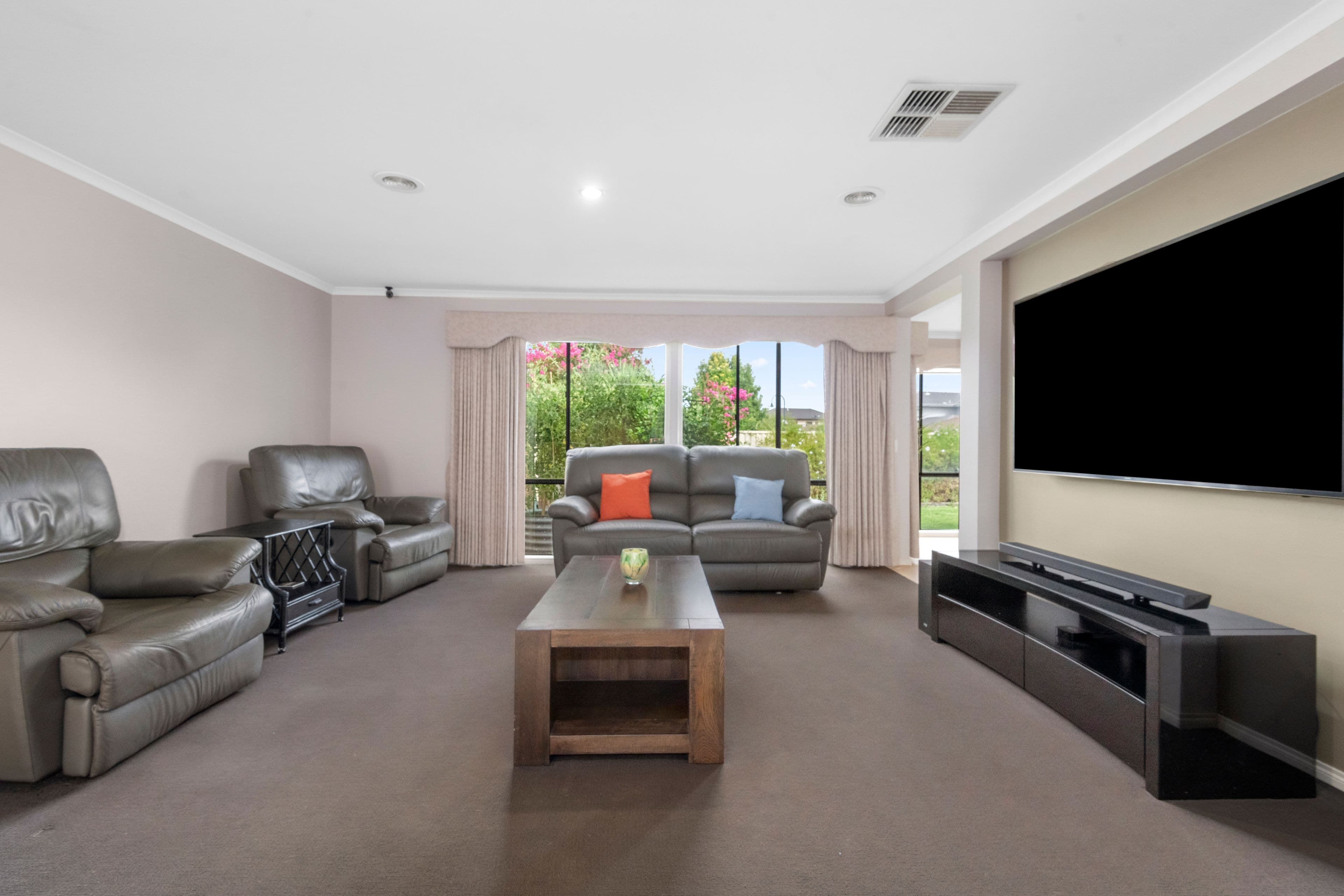 1 Ellesmere Grove, Melton West VIC 3337, Melton West - Thumbnail 4