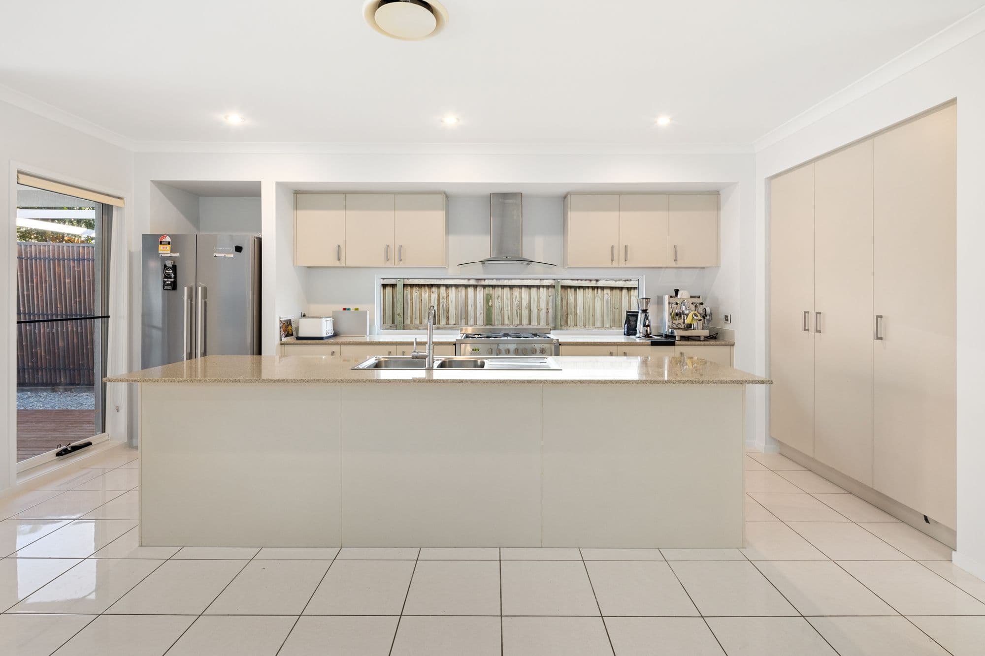 25 Cambridge Street, Bulimba QLD 4171, Bulimba - Thumbnail 4