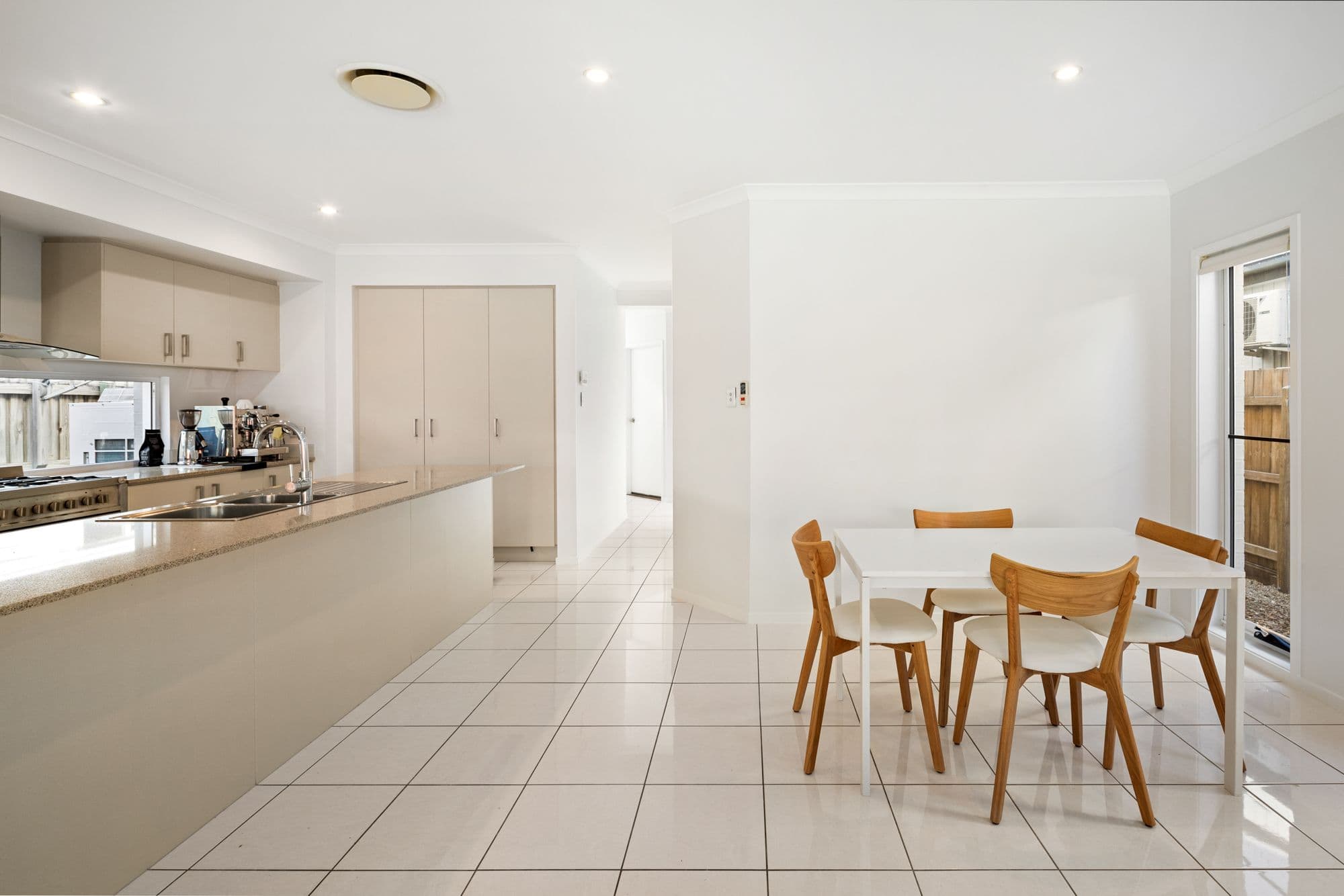25 Cambridge Street, Bulimba QLD 4171, Bulimba - Thumbnail 5