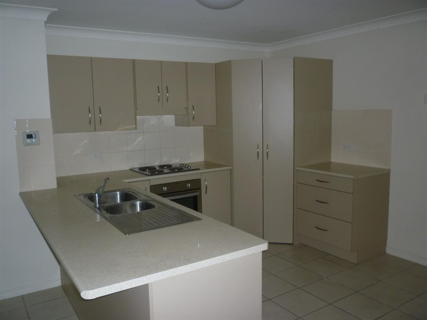 8 Joseph Street, GRACEMERE QLD 4702, Gracemere - Thumbnail 2