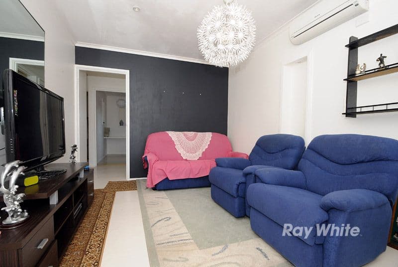 14 Aenone Avenue, NOBLE PARK VIC 3174, Noble Park - Thumbnail 2