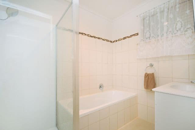 8 Koombarra Street, HARLAXTON QLD 4350, Harlaxton - Thumbnail 5