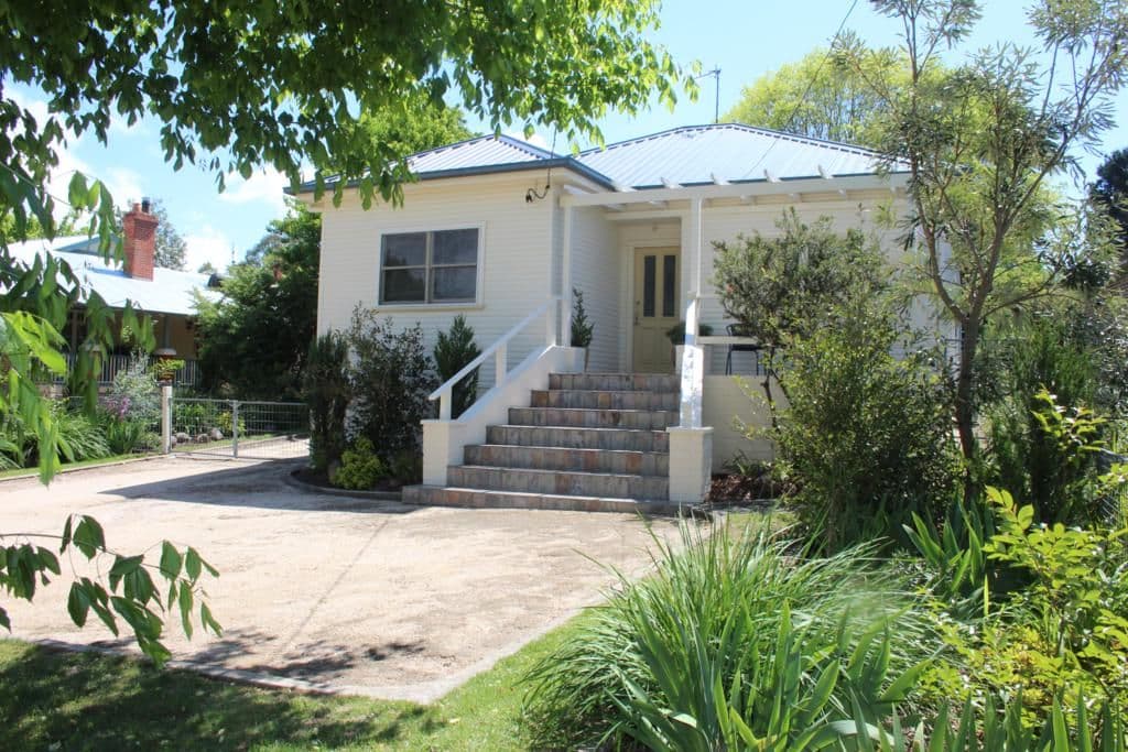 52 George Street, TENTERFIELD NSW 2372, Tenterfield - Image 1