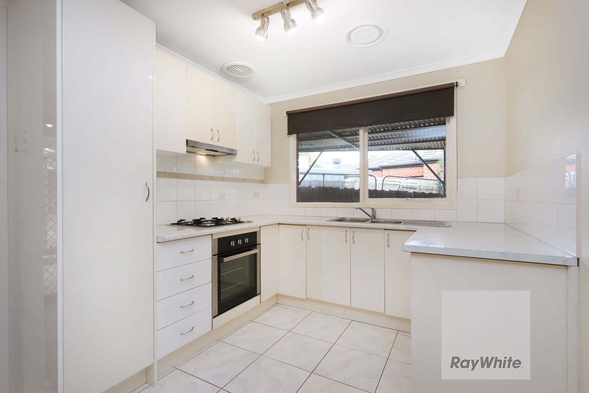 199 Erinbank Crescent, Attwood VIC 3049, Attwood - Thumbnail 3