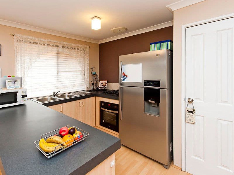 8 Mulloway Place, WARNBRO WA 6169, Warnbro - Thumbnail 2