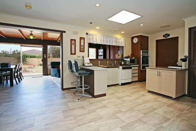 3 Crestmoor Drive, HIGHTON VIC 3216, Highton - Thumbnail 2