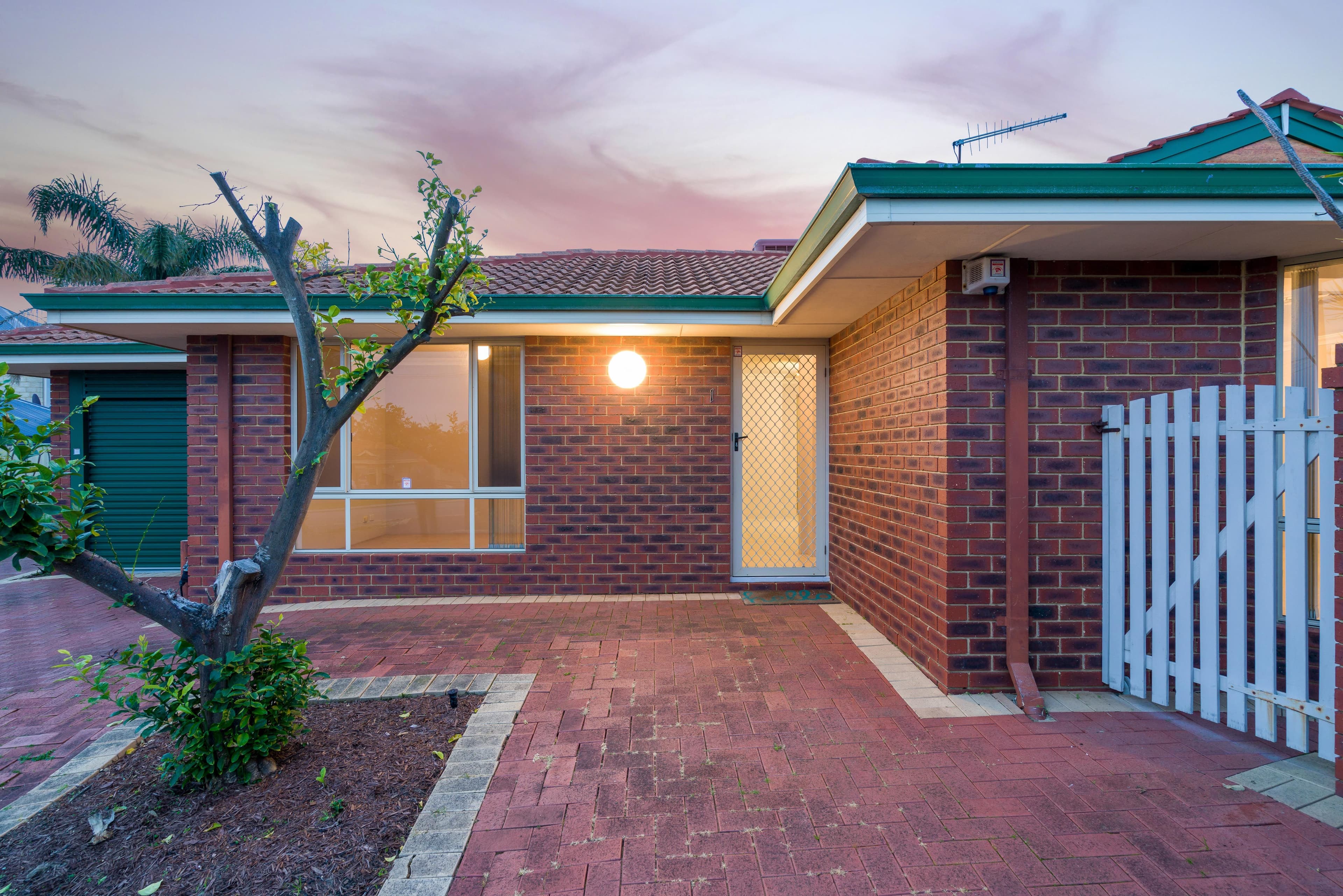 28 Montrose Way, Nollamara WA 6061, Nollamara - Thumbnail 2