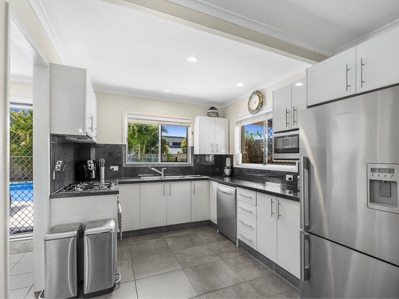 35 Honeysuckle Street, Mansfield QLD 4122, Mansfield - Thumbnail 5