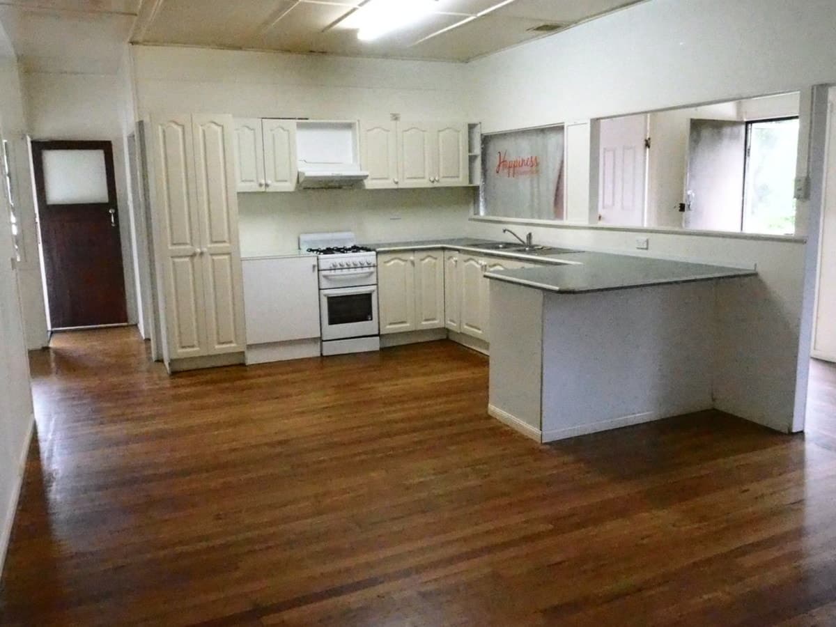 21 Central Avenue, DECEPTION BAY, Deception Bay - Thumbnail 2