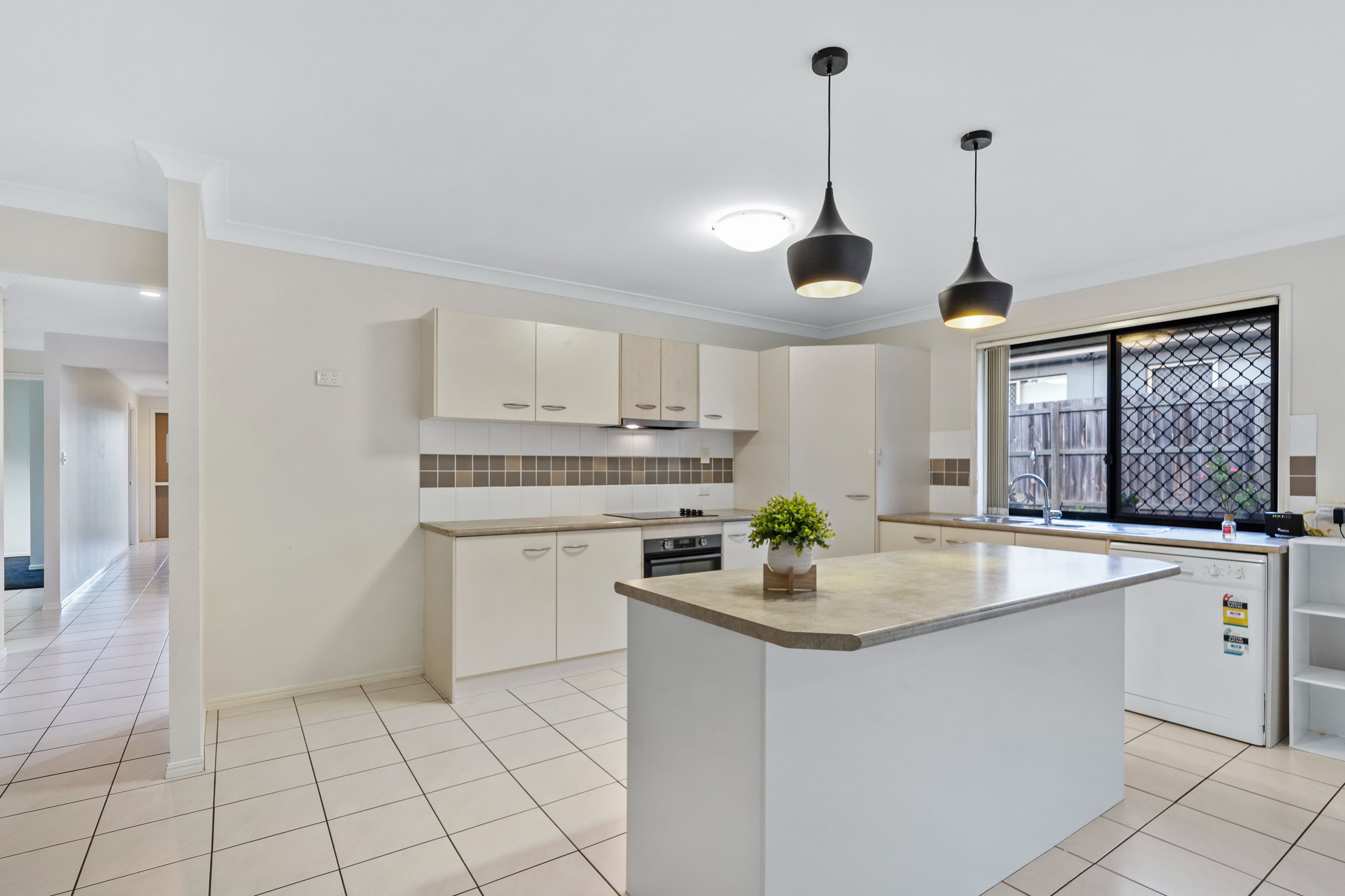 172 High Road, Waterford QLD 4133, Waterford - Thumbnail 3