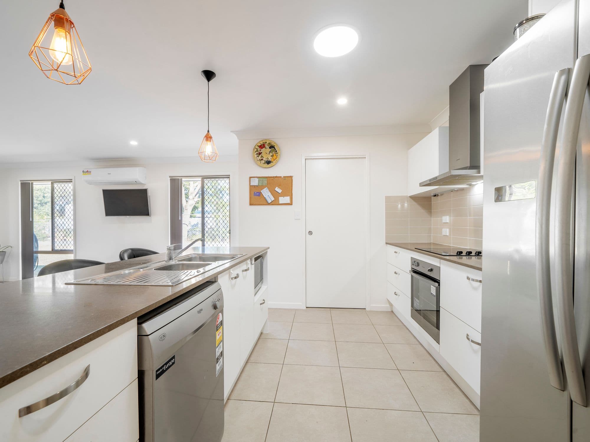 12 Edward Street, Esk QLD 4312, Esk - Thumbnail 3