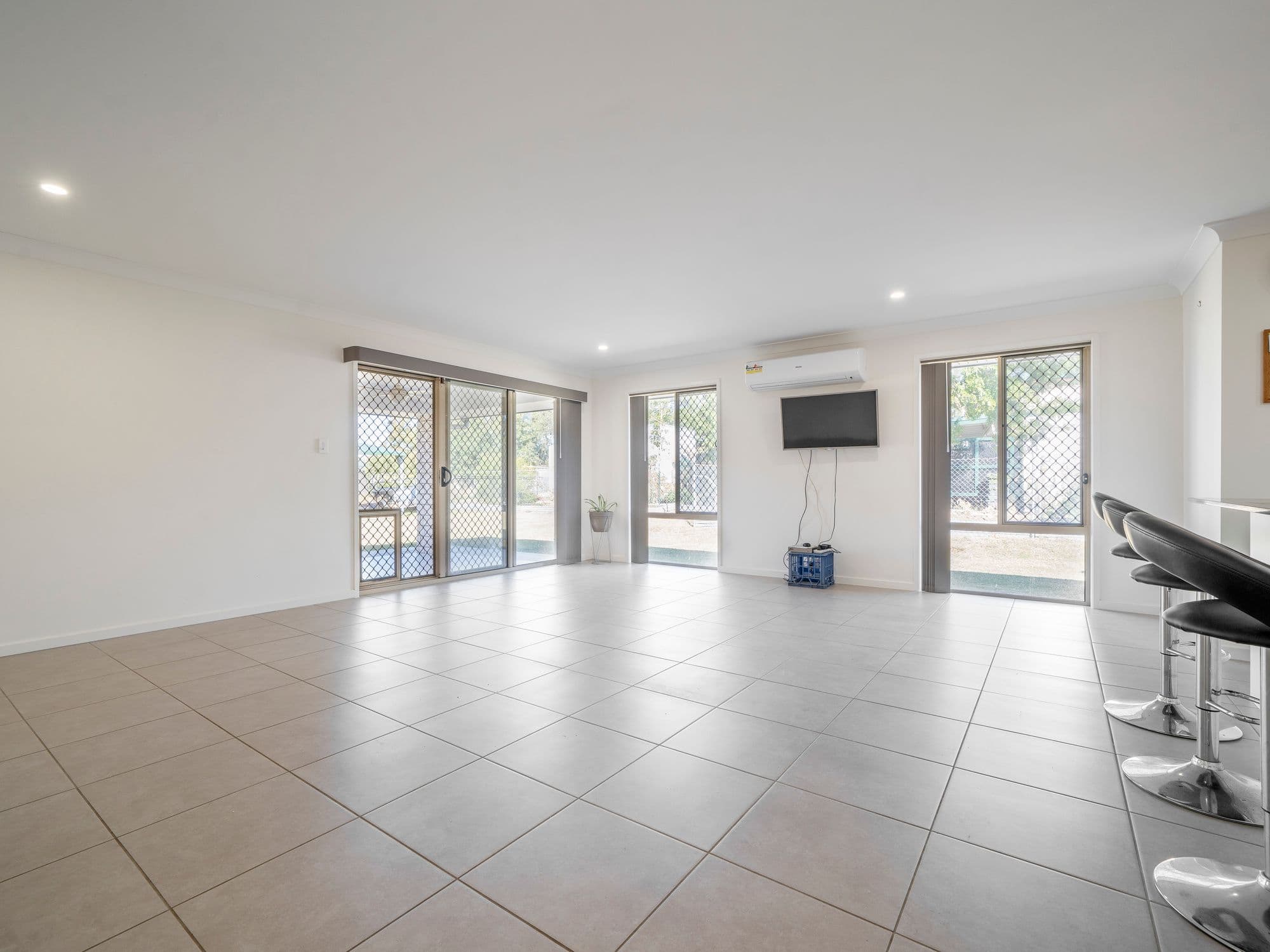 12 Edward Street, Esk QLD 4312, Esk - Thumbnail 4