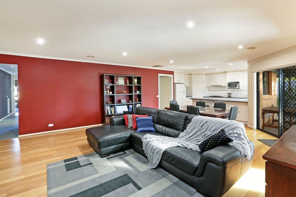 15 Greenleaf Drive, Lara VIC 3212, Lara - Thumbnail 2