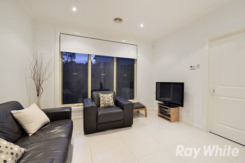 624 Whitehorse Road, MITCHAM VIC 3132, Mitcham - Thumbnail 2