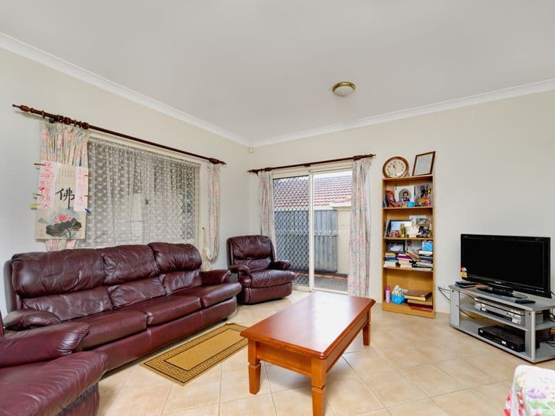 6 Flame Tree Crescent, CARINDALE QLD 4152, Carindale - Thumbnail 2