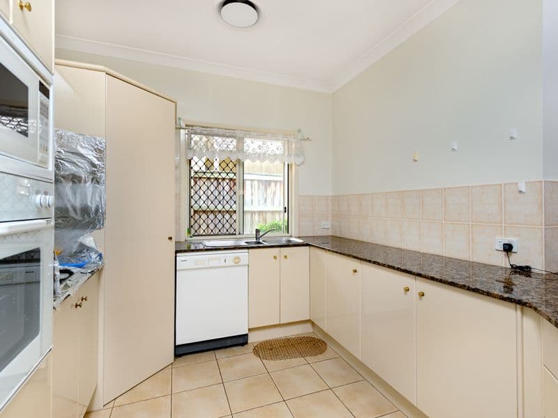 6 Flame Tree Crescent, CARINDALE QLD 4152, Carindale - Thumbnail 3