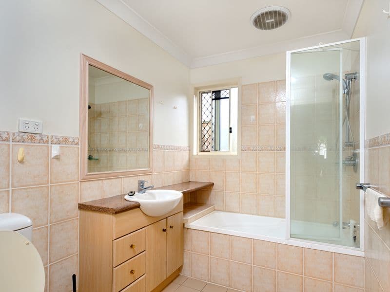 6 Flame Tree Crescent, CARINDALE QLD 4152, Carindale - Thumbnail 6