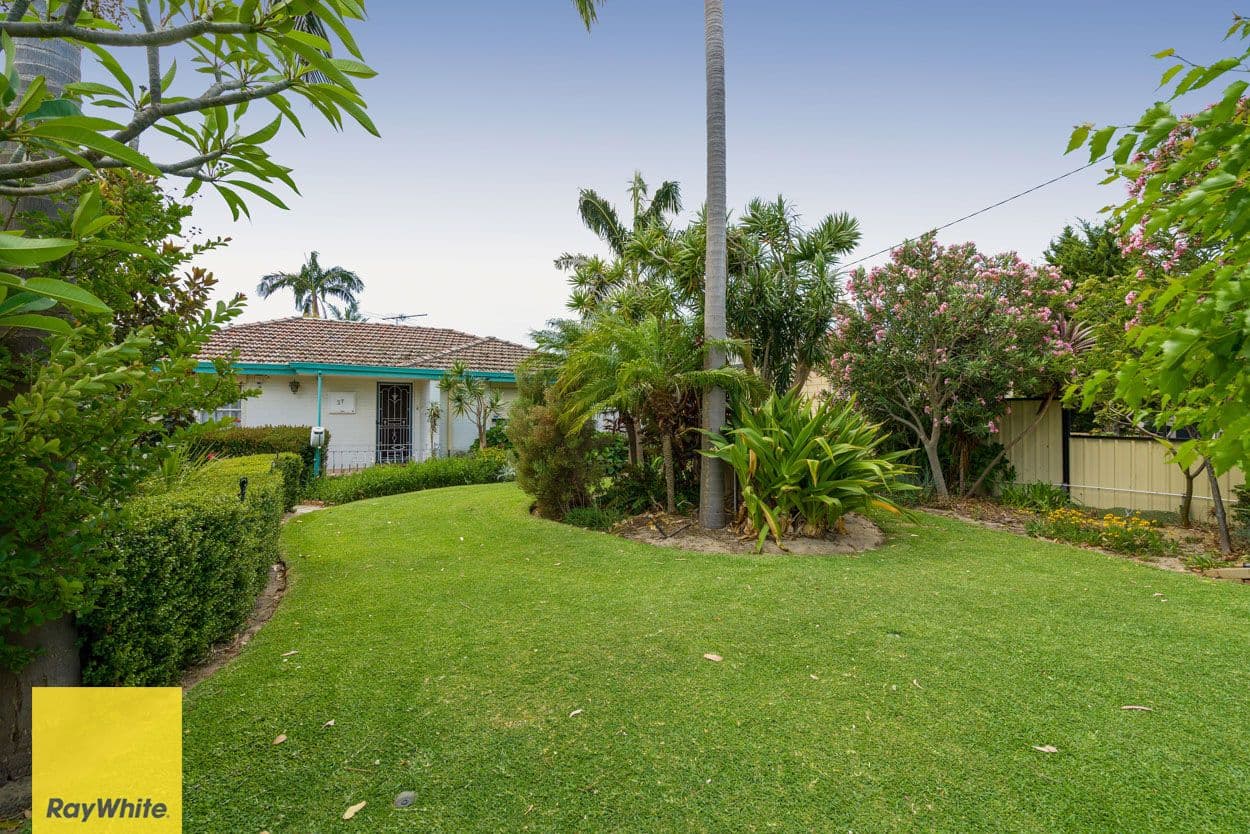 27 Ganfield Way, Balga WA 6061, Balga - Thumbnail 4