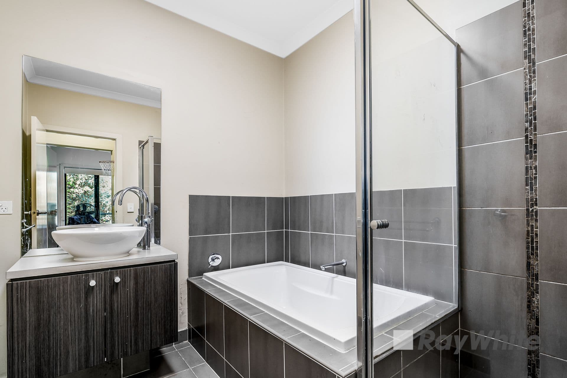 61 Keneally Street, Dandenong VIC 3175, Dandenong - Thumbnail 8