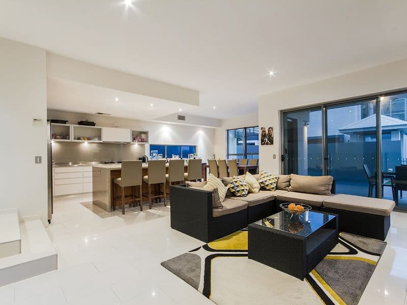 38 Onshore Place, Helensvale QLD 4212, Helensvale - Thumbnail 3