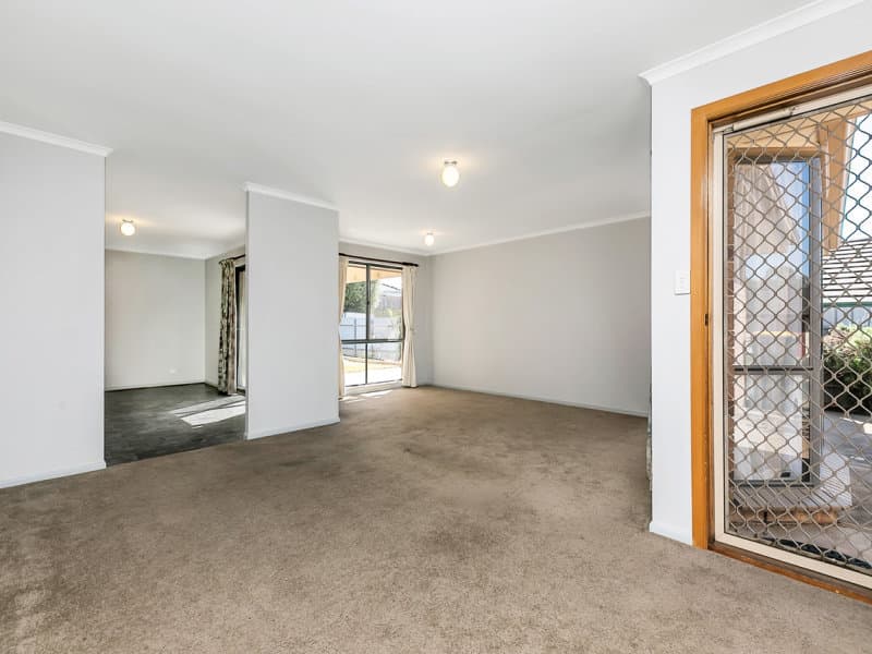 21 Sampson Crescent, Old Reynella - Thumbnail 2