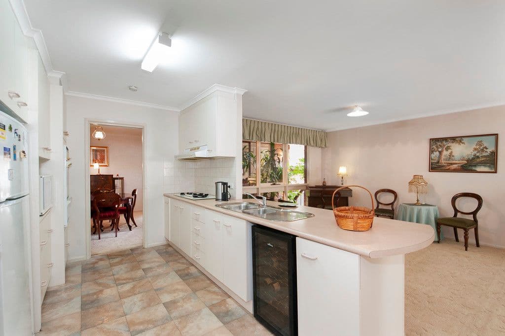 12 Phoenix Crescent, CASULA NSW 2170, Casula - Thumbnail 2