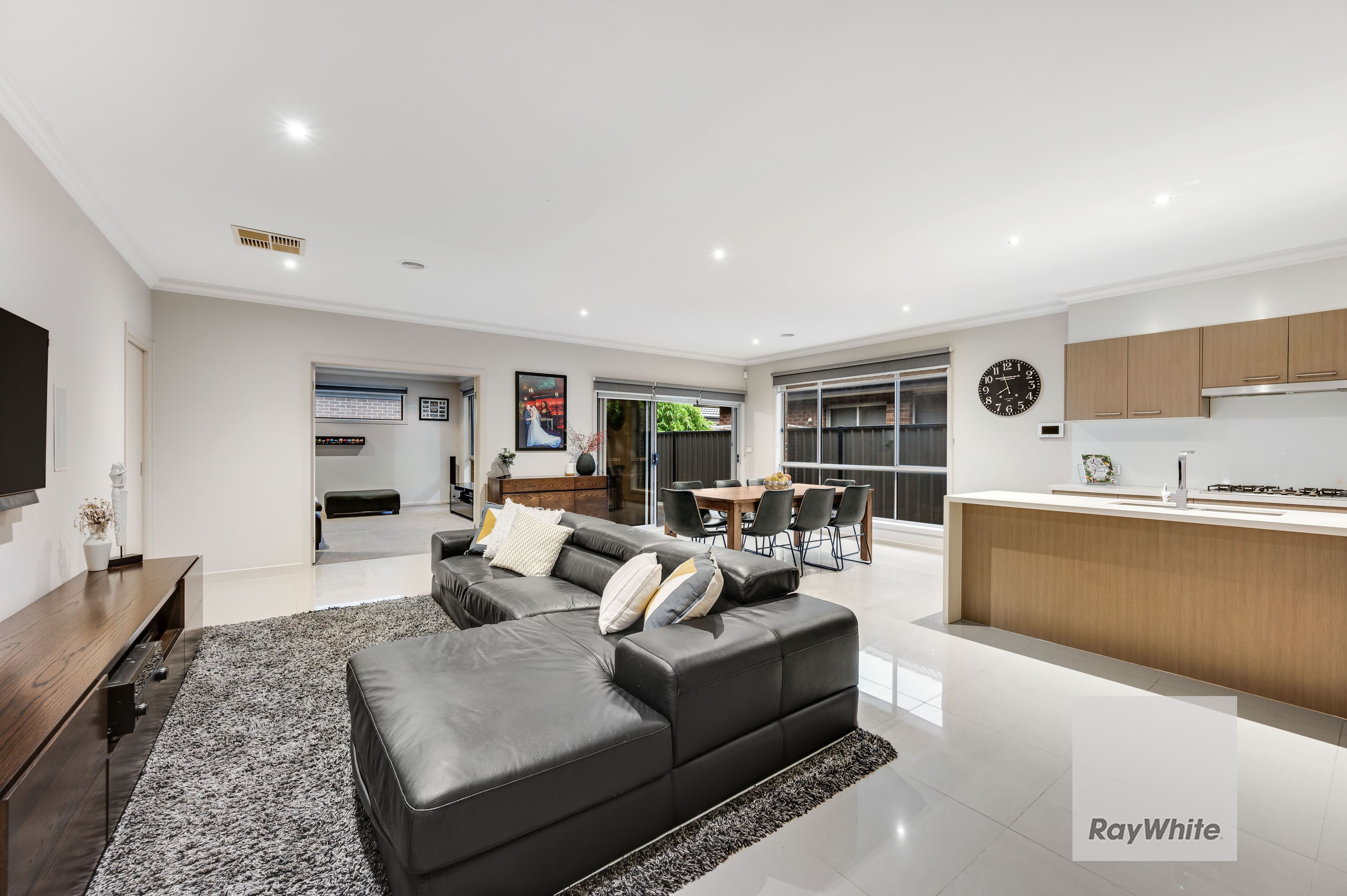 42 Bluebird Way, Roxburgh Park VIC 3064, Roxburgh Park - Thumbnail 3