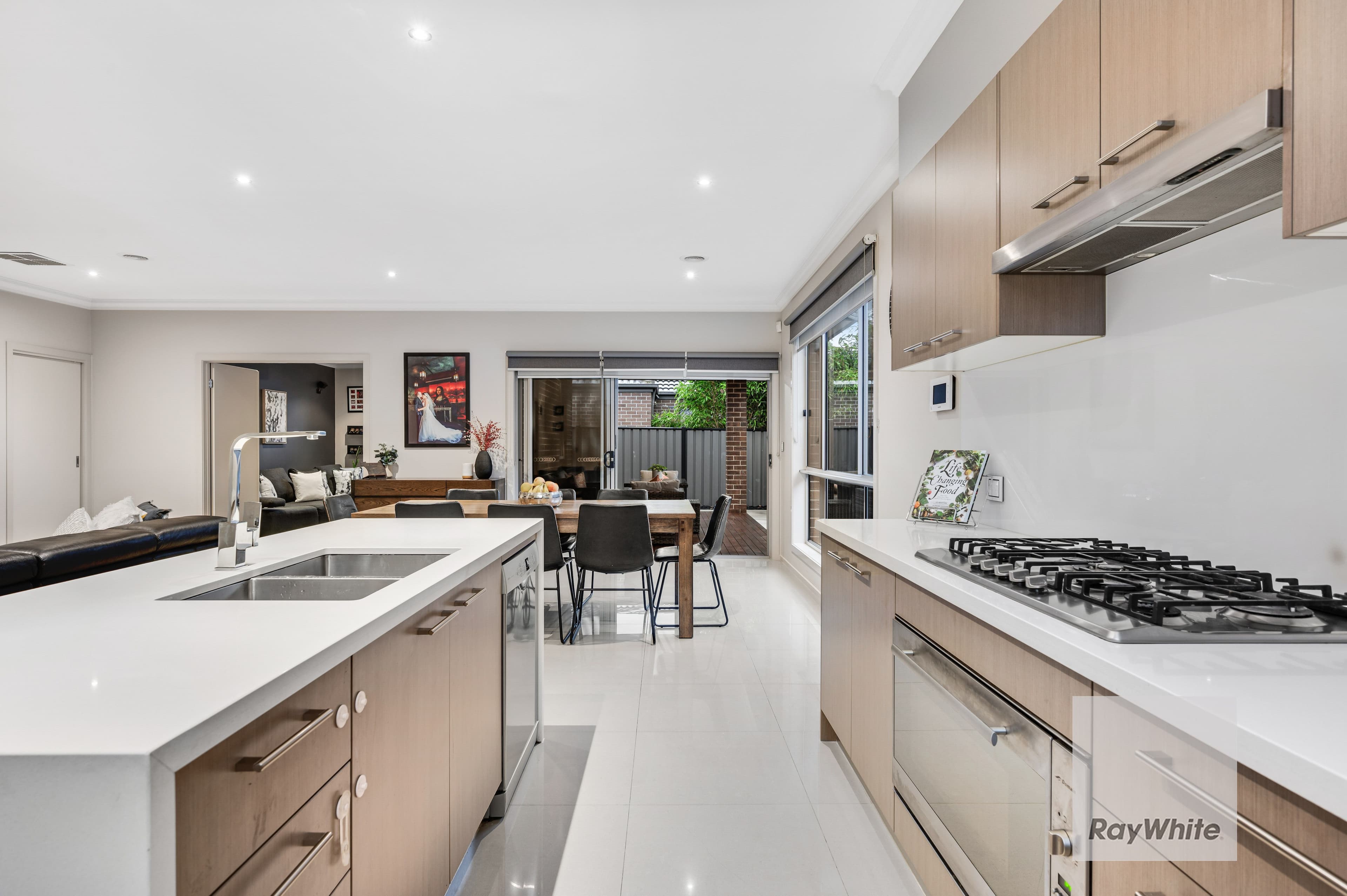 42 Bluebird Way, Roxburgh Park VIC 3064, Roxburgh Park - Thumbnail 5