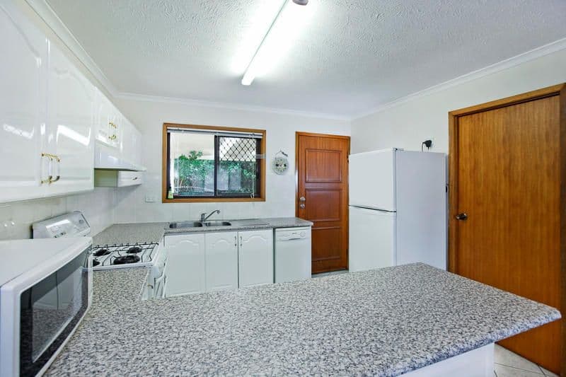 10 Palara Street, ROCHEDALE SOUTH QLD 4123, Rochedale South - Thumbnail 4