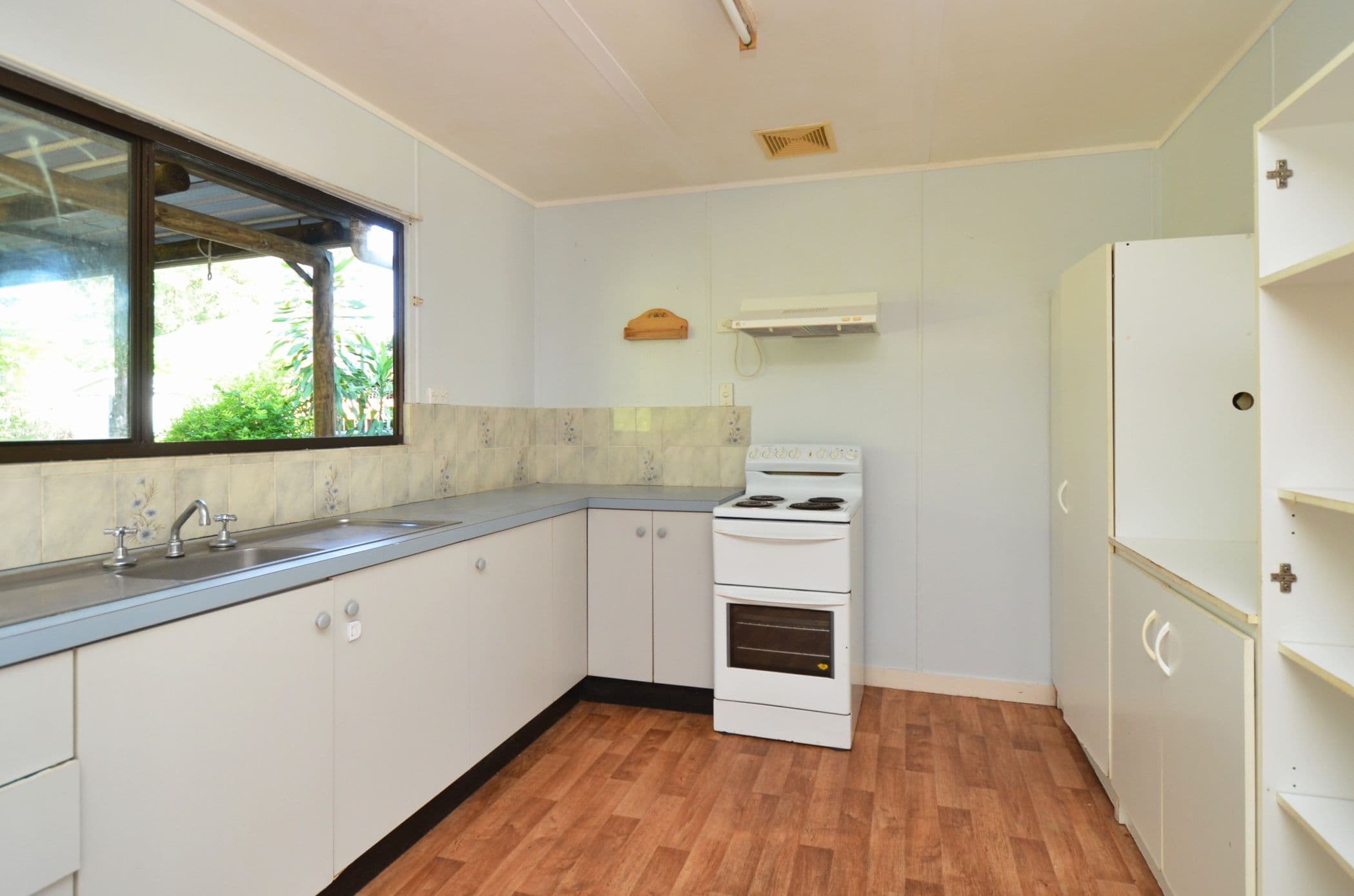 3 Daisy Street, Kelso QLD 4815, Kelso - Thumbnail 3