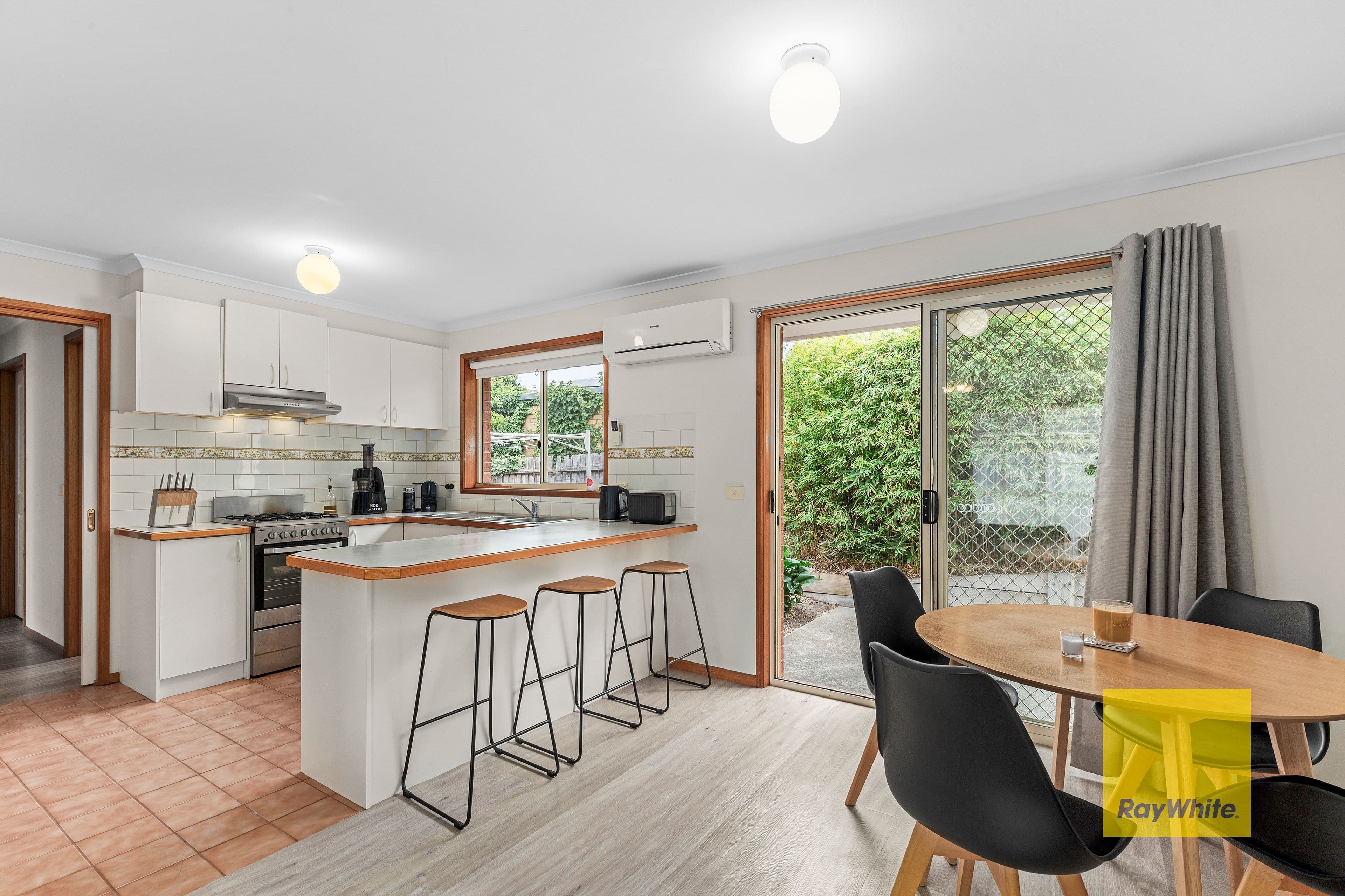 7 Cheam Walk, Highton VIC 3216, Highton - Thumbnail 3