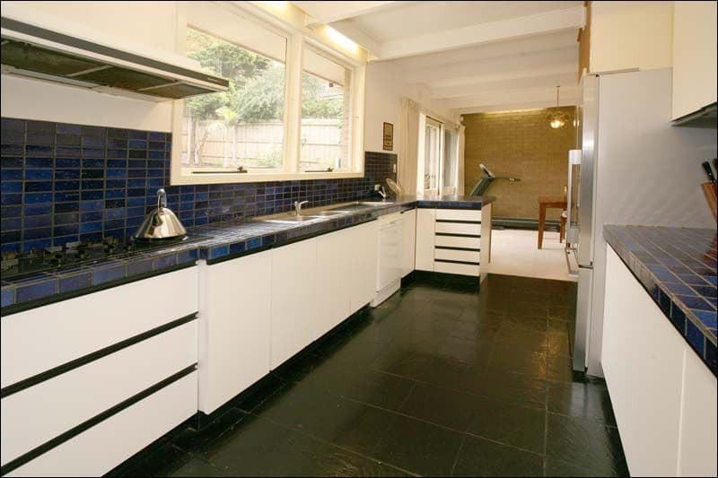 19 Winterton Drive, WHEELERS HILL VIC 3150, Wheelers Hill - Thumbnail 2