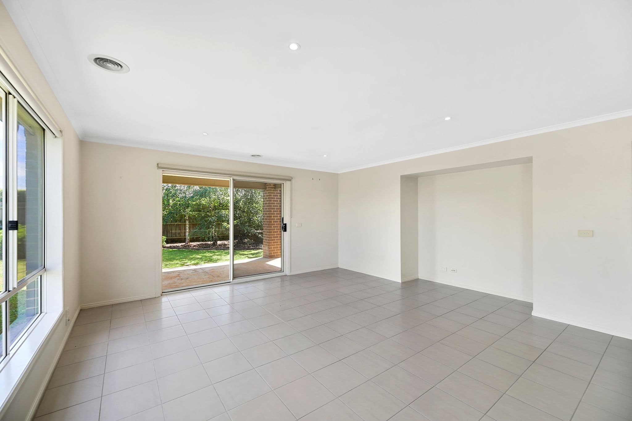 26 Hatfield Drive, Drouin VIC 3818, Drouin - Thumbnail 5