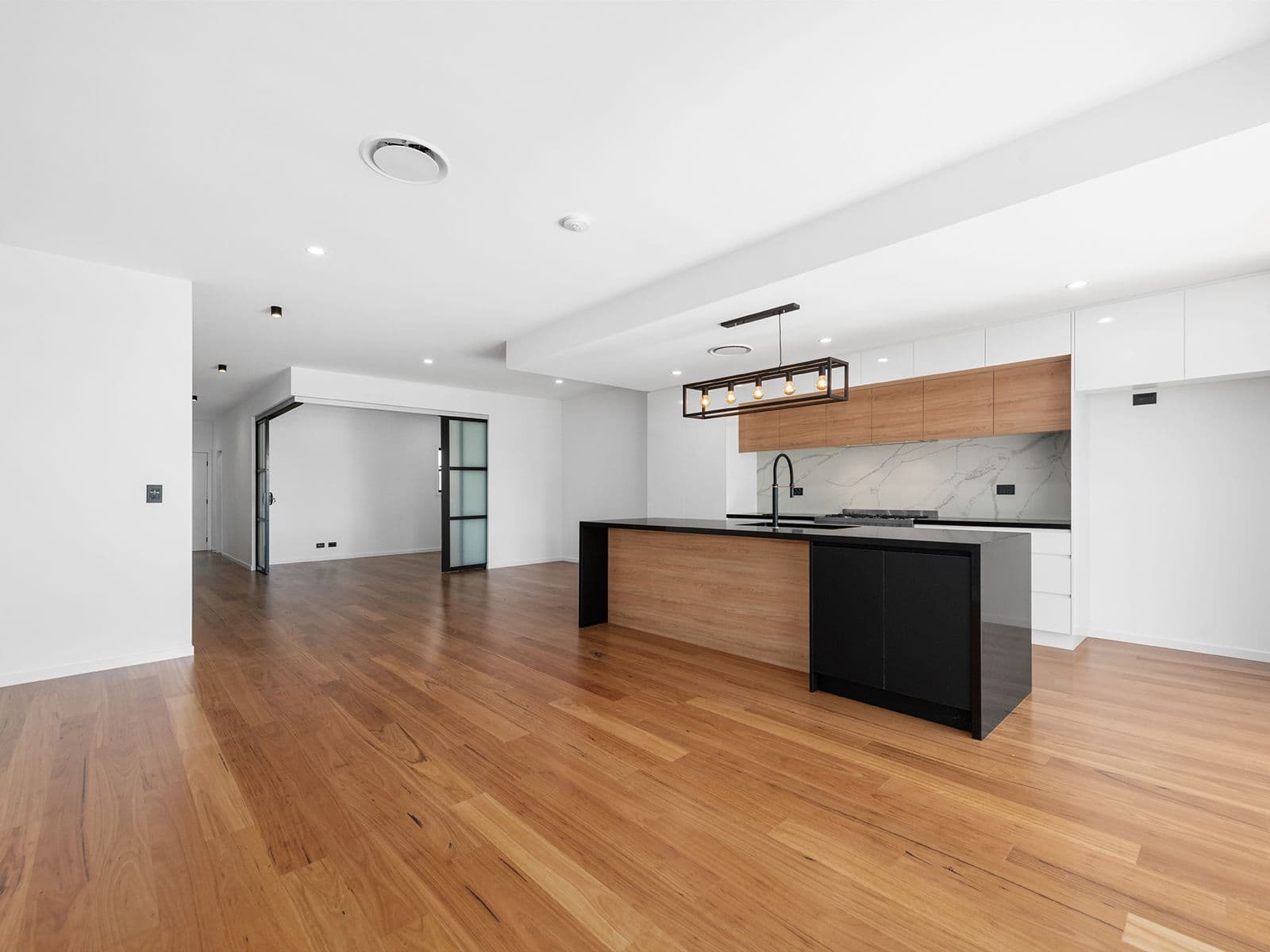 15 Gatwick Street, Stafford Heights QLD 4053, Stafford Heights - Thumbnail 2