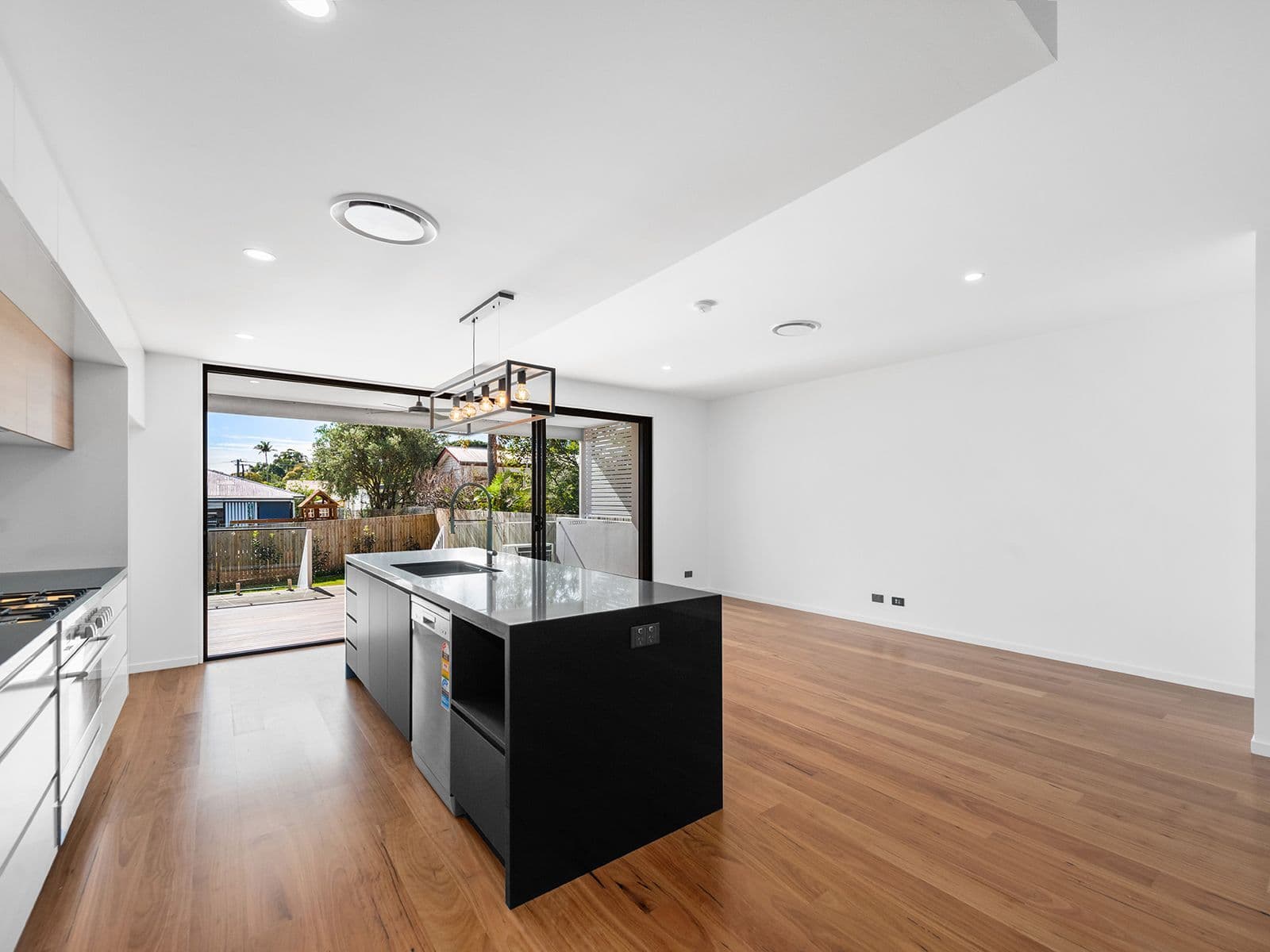 15 Gatwick Street, Stafford Heights QLD 4053, Stafford Heights - Thumbnail 3