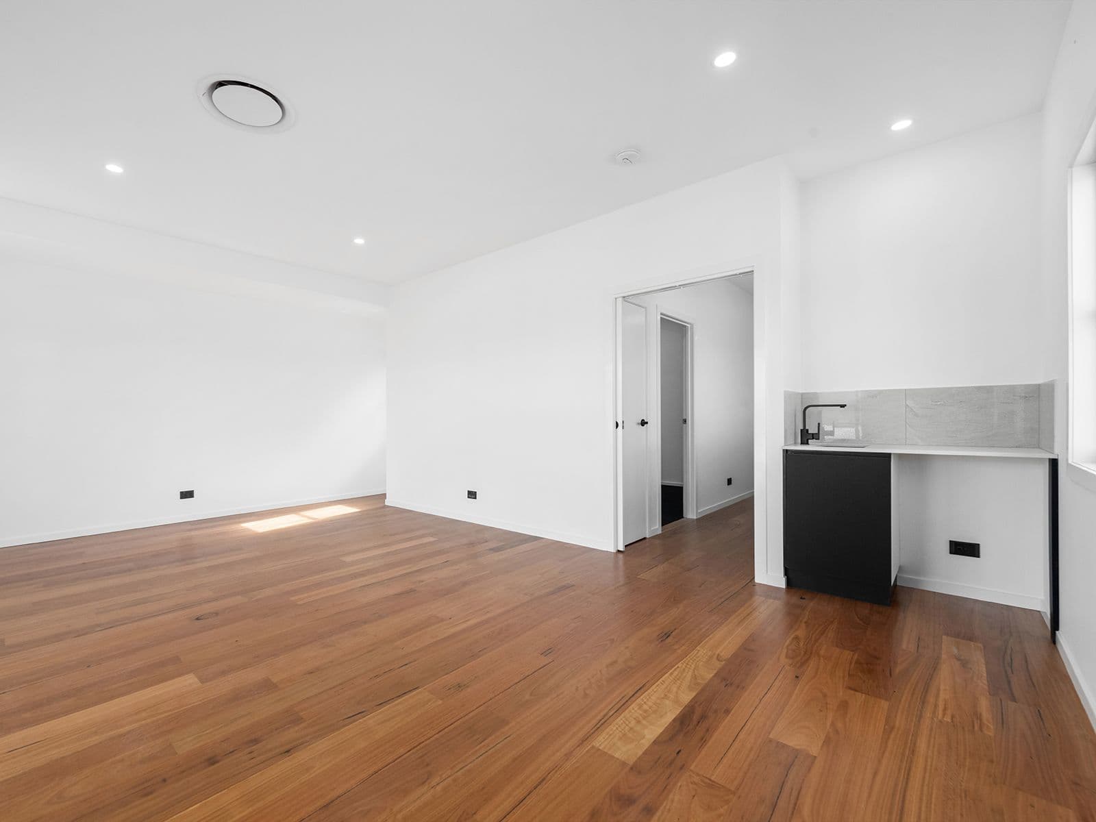 15 Gatwick Street, Stafford Heights QLD 4053, Stafford Heights - Thumbnail 8