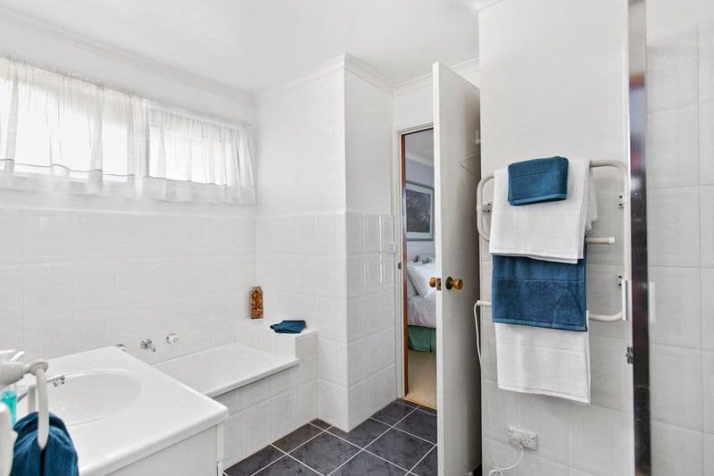 10 Venus Court, DINGLEY VILLAGE VIC 3172, Dingley Village - Thumbnail 4