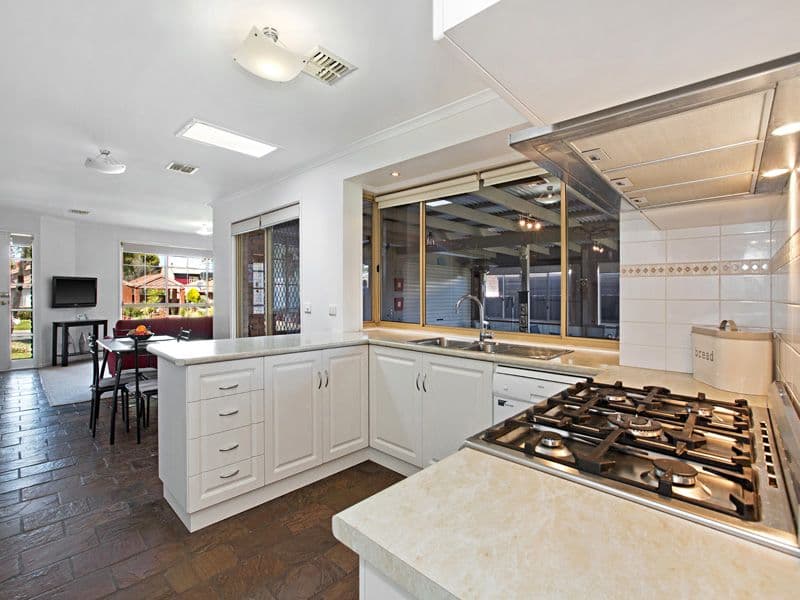 33 Romano Avenue, MILL PARK VIC 3082, Mill Park - Thumbnail 2