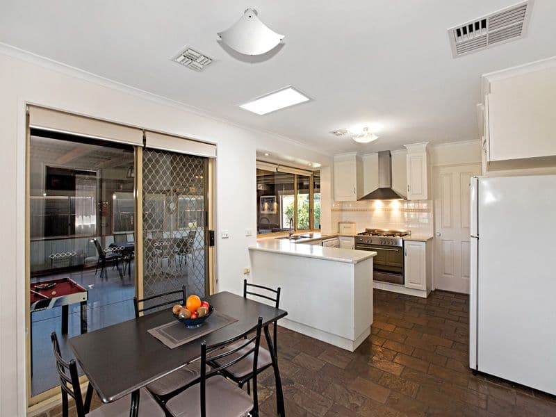 33 Romano Avenue, MILL PARK VIC 3082, Mill Park - Thumbnail 4