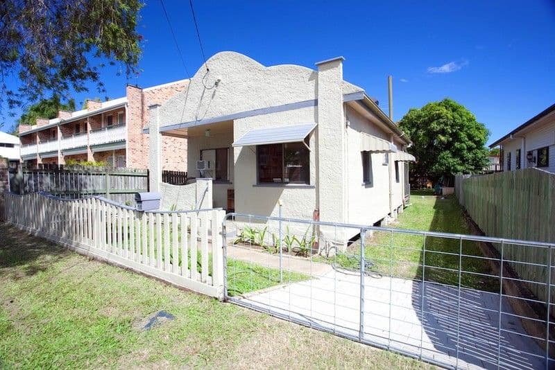 11  Ella Street, REDCLIFFE QLD 4020, Redcliffe - Image 1