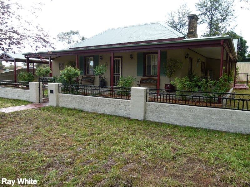 14 Bathurst Street, Forbes - Image 1