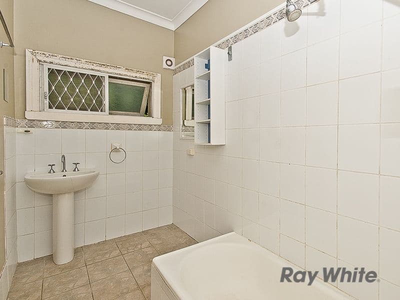 17 Storkey Street, WINDSOR QLD 4030, Windsor - Thumbnail 8