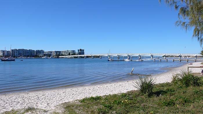 20 Bruce Avenue, Paradise Point QLD 4216, Paradise Point - Thumbnail 2
