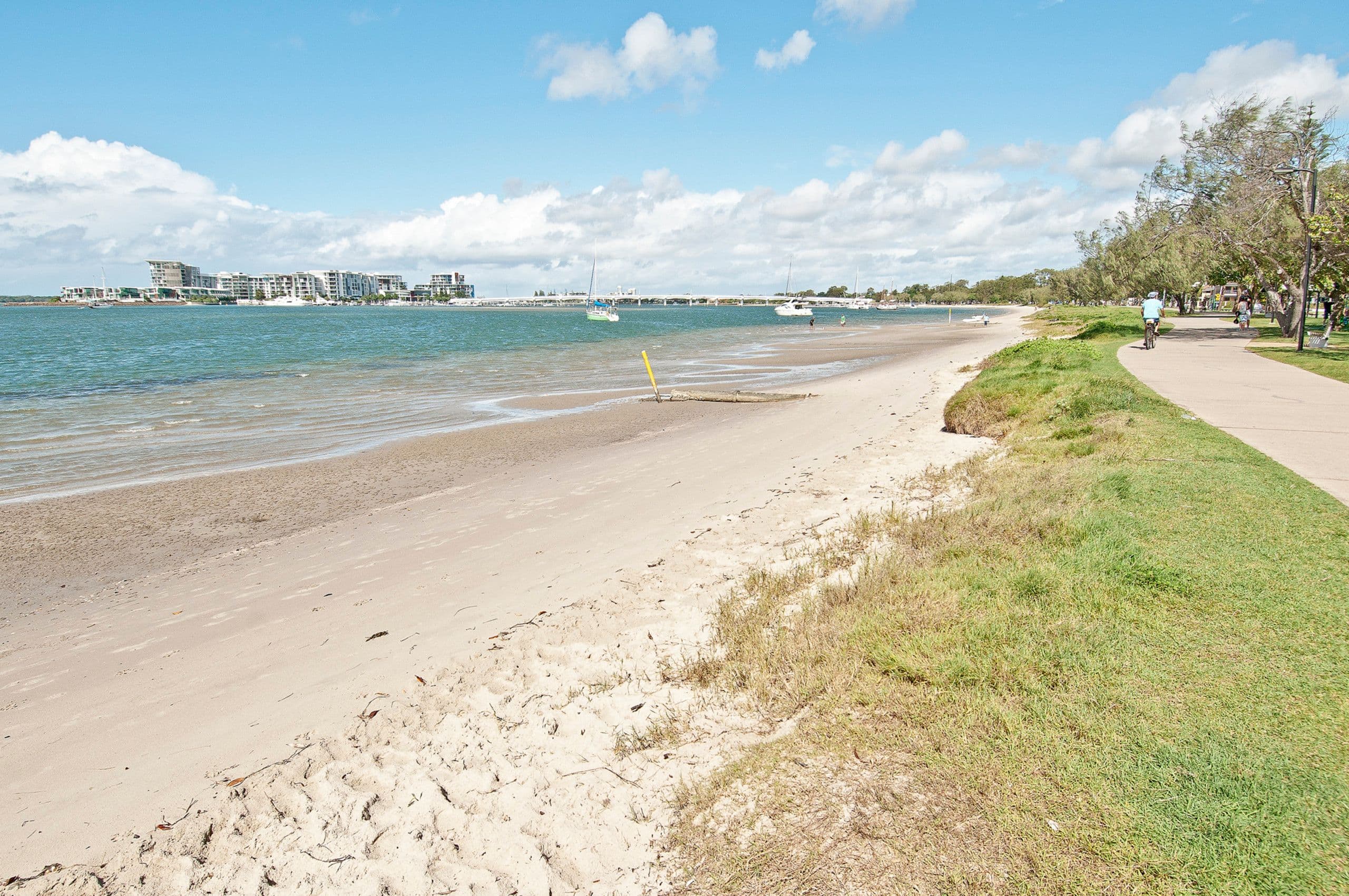 20 Bruce Avenue, Paradise Point QLD 4216, Paradise Point - Thumbnail 4