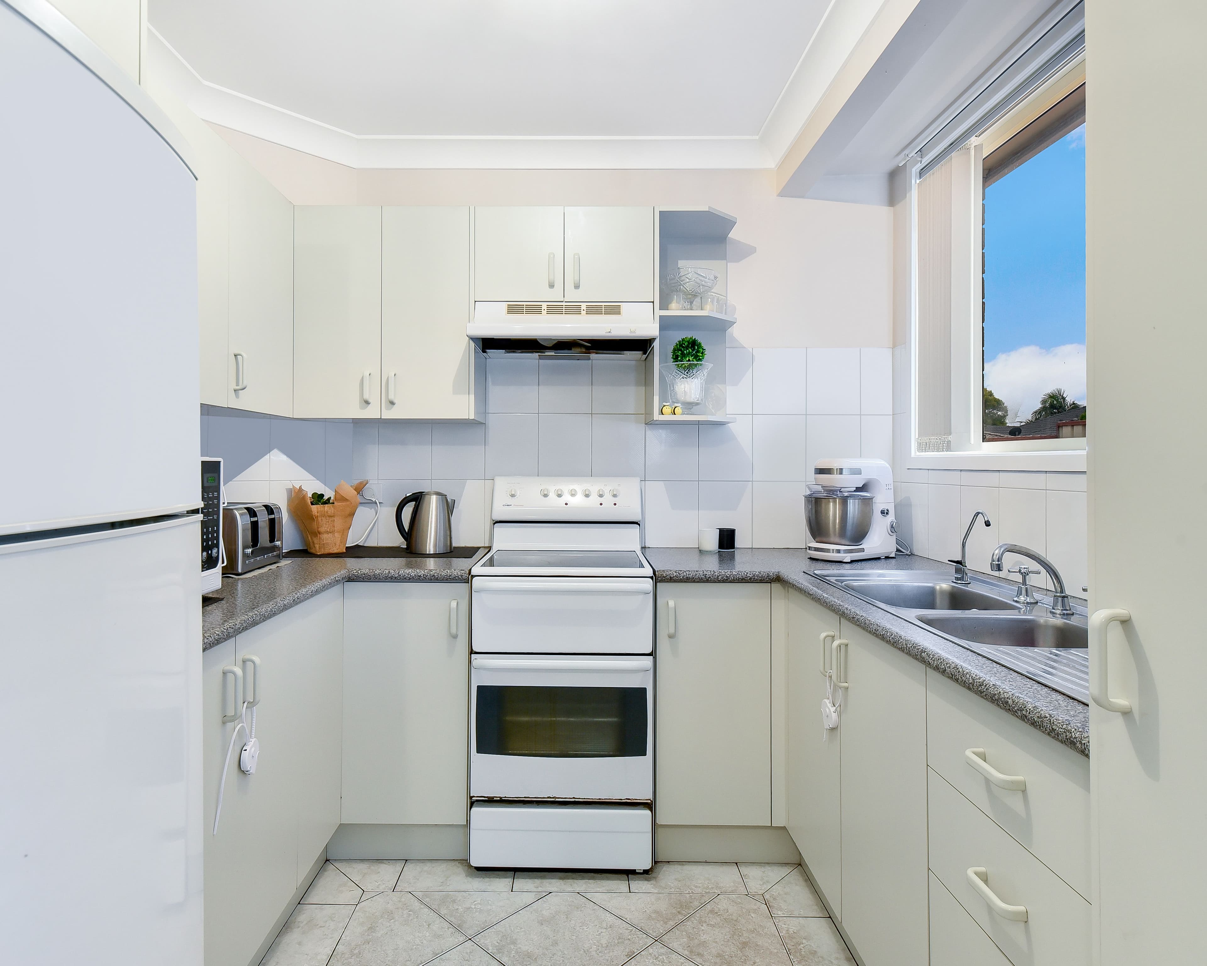 7 Abbeville Close, Prestons NSW 2170, Prestons - Thumbnail 4