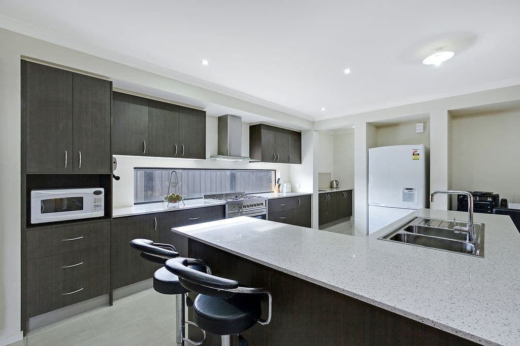 115 Serenity Way, Craigieburn VIC 3064, Craigieburn - Thumbnail 2